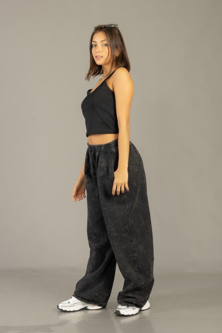 Pantalón palazo procesado liso color negro