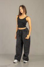 Pantalón palazo procesado liso color negro - foto 12