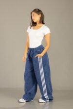 Pantalón palazo procesado con línea en color azul - foto 14