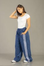 Pantalón palazo procesado con línea en color azul - foto 15