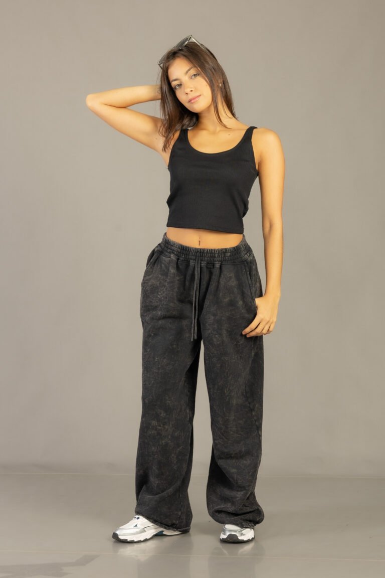 Pantalón palazo procesado liso color negro - foto 14
