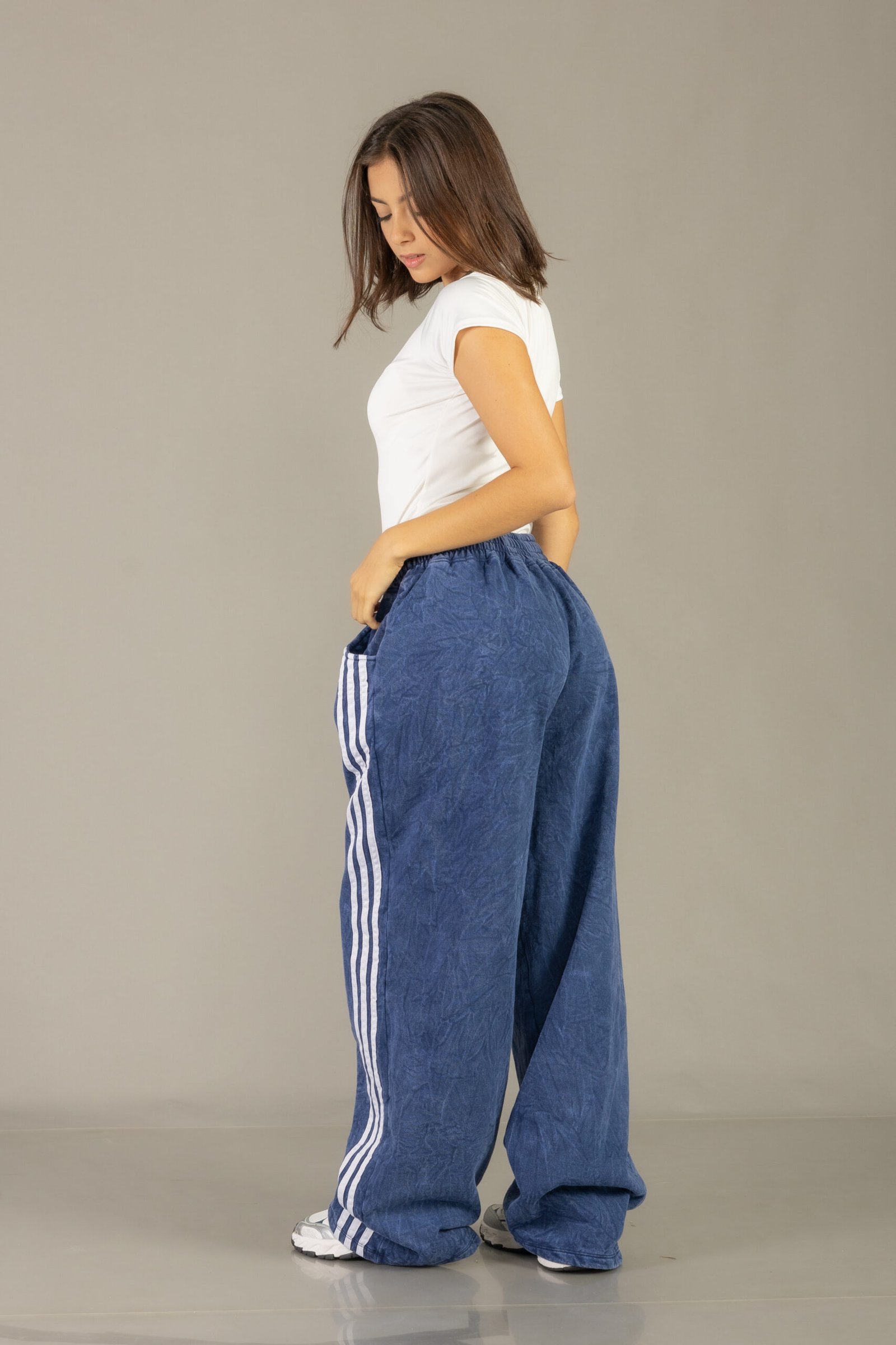 Pantalón palazo procesado con línea en color azul - foto 2